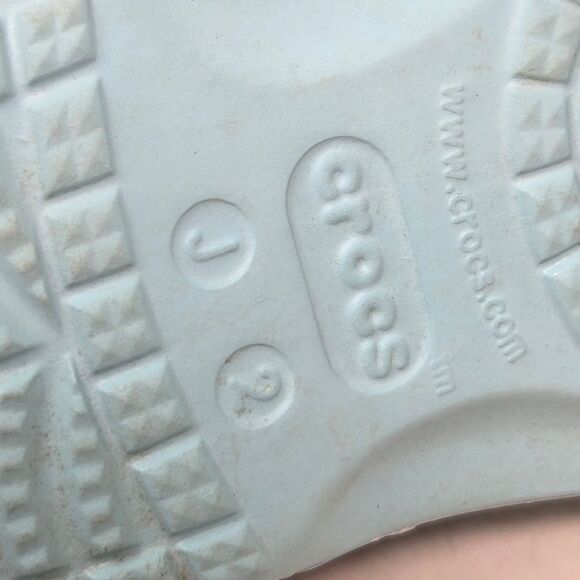 CROCS Disney Frozen II Clogs Girls J2 Ice Blue Slip On Shoes Iconic Comfort - Picture 10 of 10